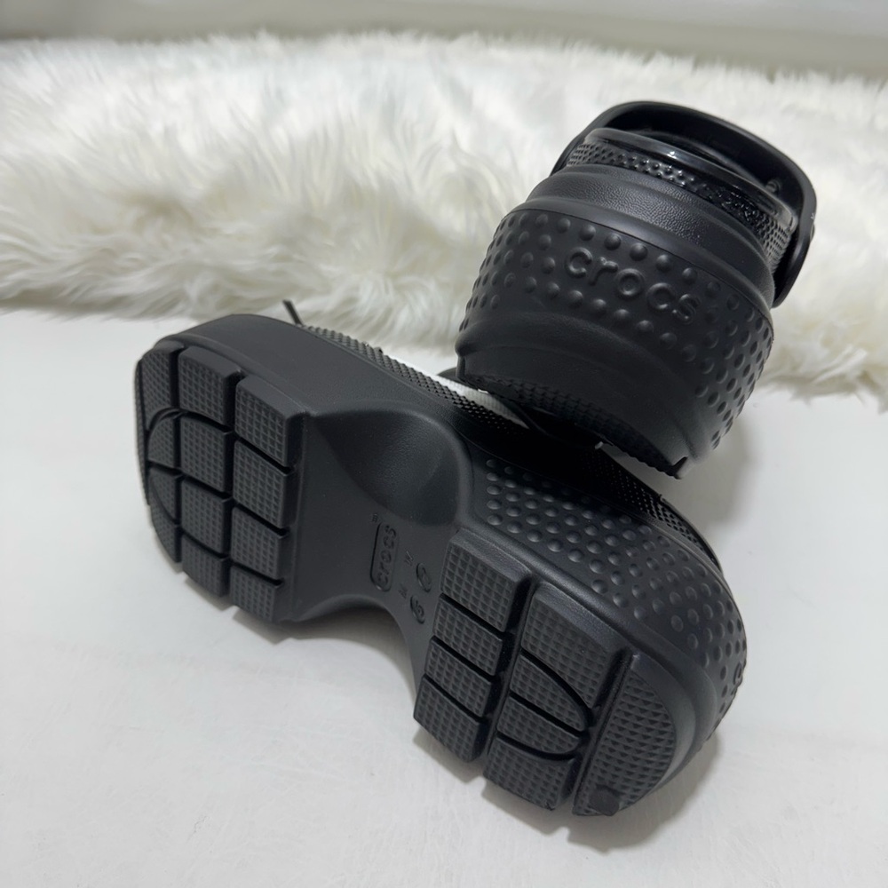 Wednesday x Crocs Stomp Platform Clog - Picture 5 of 9